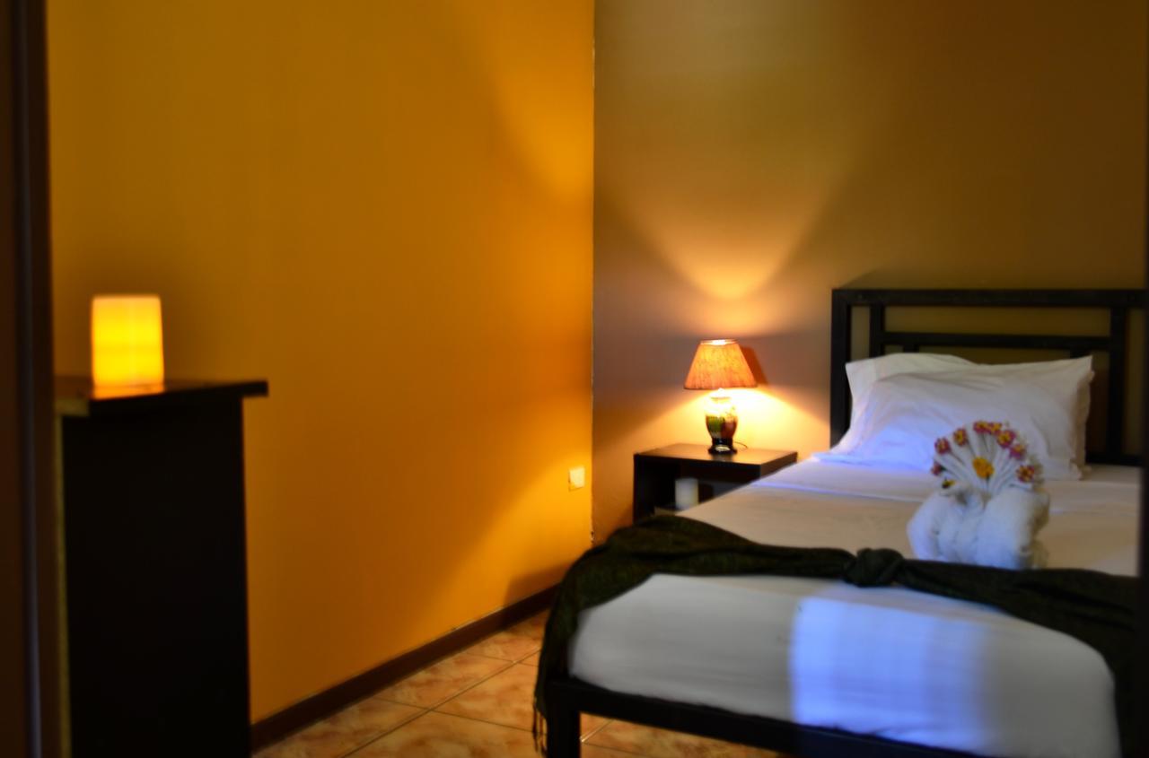 Hotel Casa Aura Cartago Esterno foto